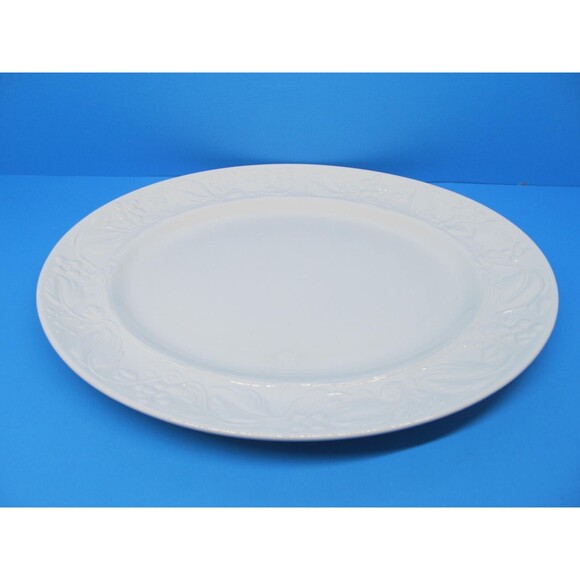 Wedgwood Home Amway 1998 White Serving Oval Plater Embossed England 14" - Picture 2 of 8
